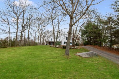40 Rock Ridge Rd, Westerly, RI 02891-3714