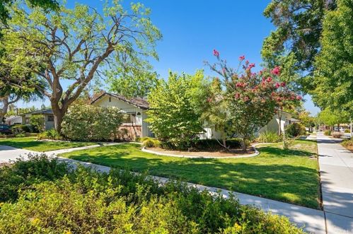 4645 Holyoke Pl, Riverside, CA 92507-5850
