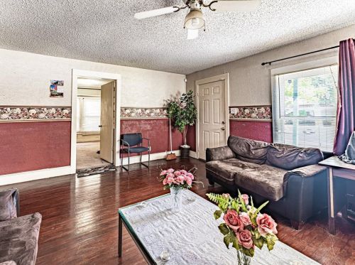 2542 Grafton Ave, Dallas TX  75211-5423 exterior