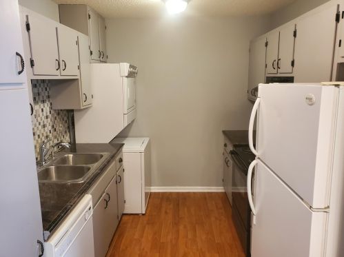 1054 Carmel Ct, Saint Paul MN  55126-5877 exterior