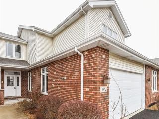 10712 Canterbury Dr, Mokena, IL 60448-1085