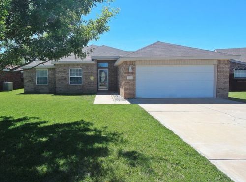1820 Bob Jay Dr, Clovis, NM 88101-9567