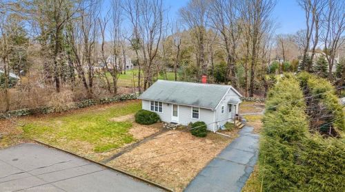 129 Lindley Ave, North Kingstown, RI 02852-5712
