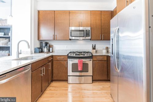 8005 13th St, Silver Spring, MD 20910-5807