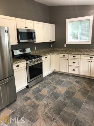 44 Humphries Dr, Carrollton, GA 30116-5766