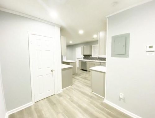 5670 Feldwood Rd, Atlanta GA  30349-2865 exterior