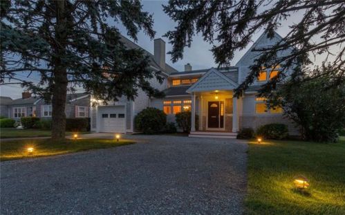 551 Wolcott Ave, Middletown, RI 02842-5951