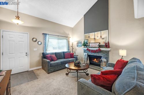 1552 Morning Glory Cir, Livermore, CA 94551-6788