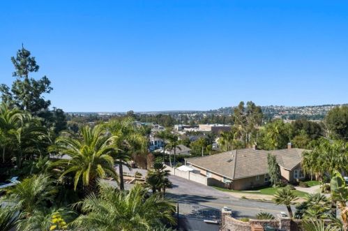 230 Country Hill Rd, Anaheim CA  92808-1352 exterior
