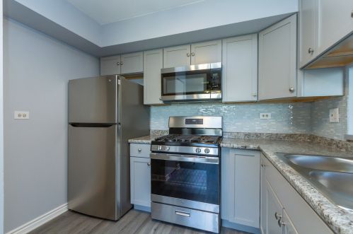 1109 Rockport Dr, Carol Stream IL  60188-2984 exterior