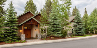 60930 Grand Targhee Dr, Bend OR  97702-8113 exterior