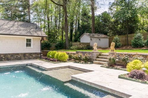 2553 Echo Dr, Atlanta GA  30345-3528 exterior