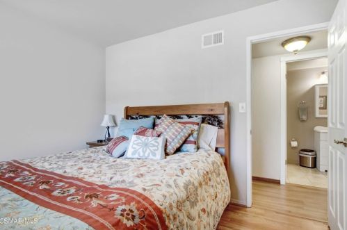 2548 Hawk St, Simi Valley CA 93065-2365 exterior