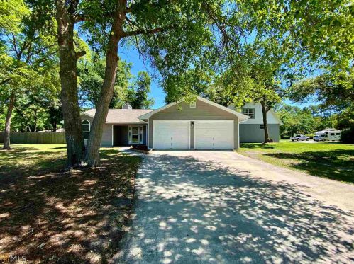 91 Mallard Pointe Dr, Woodbine, GA 31569-3707