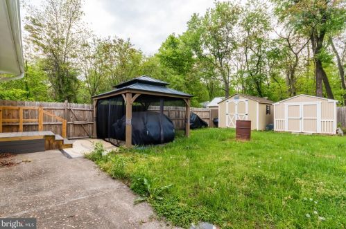 26 Raging River Rd, Falling Waters WV  25419-4247 exterior