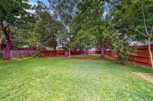 4823 Cloverfield Dr, Pearland, TX 77584-8632