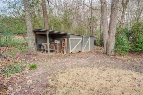 1250 Pine Knoll Ln, Conyers GA  30013-1246 exterior