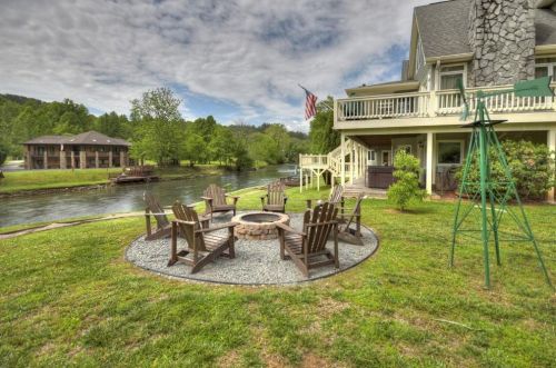 475 Toccoa River Ln, Mineral Bluff, GA 30559-7864