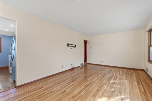 261 Gresham Ave, Saint Paul MN  55128-3916 exterior