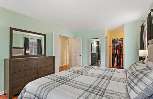 1078 Cliff View Ln, Carol Stream IL  60188-4633 exterior