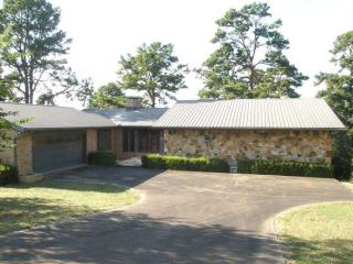 1064 Elaine St, Bates, AR 72958-7571
