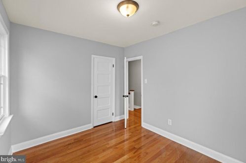 208 Pkwy Ave, Trenton NJ 08618-2749 exterior