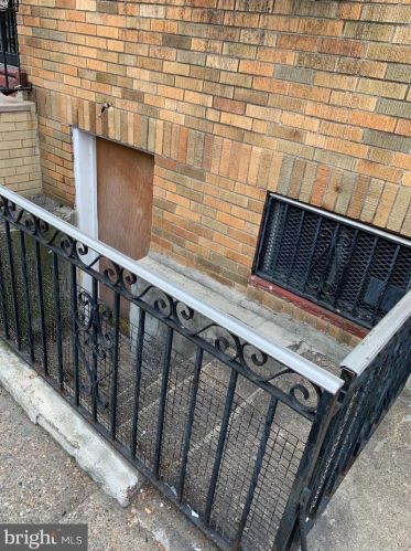 2018 10th St, Philadelphia, PA 19148-2362