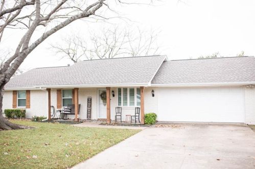 1505 Yucca St, Midlothian, TX 76065-2040
