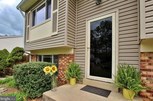 14357 Southgate Ct, Woodbridge, VA 22193-3402