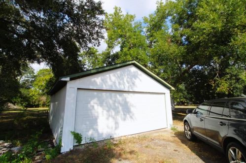 428 Magnolia St, Angleton TX  77515-4715 exterior