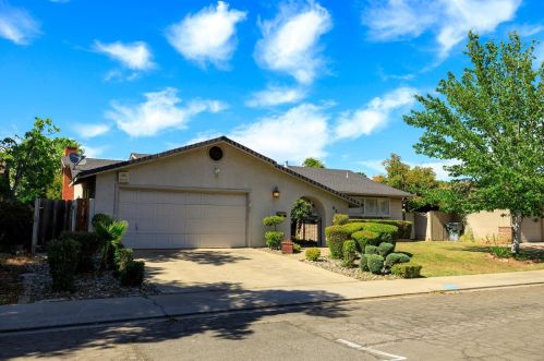 621 Fern St, Modesto, CA 95356-1409