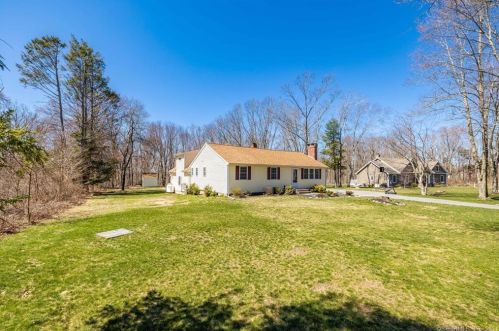 71 Chestnut Hill Rd, East Hampton, CT 06424-1852