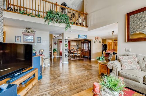 5897 Pagosa Way, Aurora CO 80011-4931 exterior