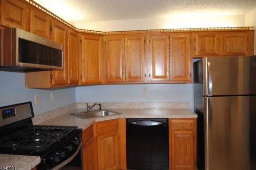 3215 Winder Dr, Bridgewater, NJ 08807-3588