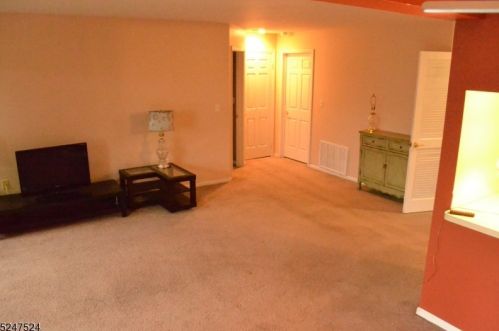 92 Quartz Ln, Paterson NJ  07501-3348 exterior