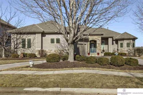 15324 Weber St, Bennington, NE 68007-1407
