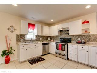 2708 Arcadia Ave, Portsmouth, VA 23704-6002
