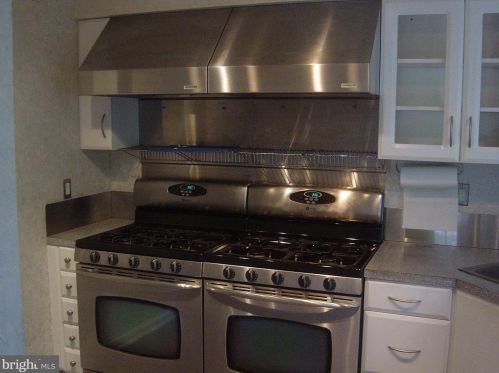 400 5 St, Philadelphia PA 19147-1508 exterior