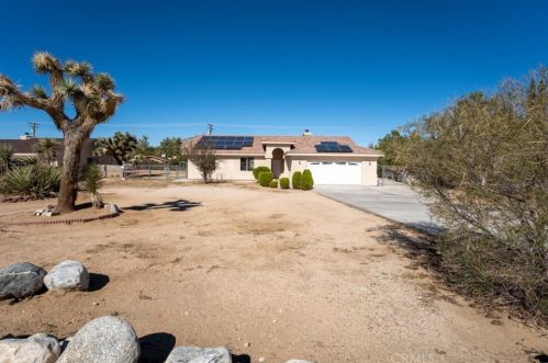 57896 Joshua Ln, Yucca Valley, CA 92284-4444
