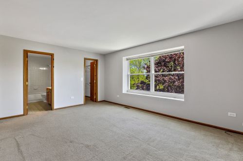 1034 Big Eagle Trl, Carol Stream IL  60188-9154 exterior