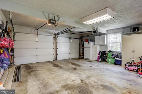 1220 Country Club Dr, Lancaster PA  17601-5208 exterior