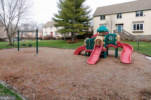 14 Hanover Ct, Princeton NJ  08540-7066 exterior