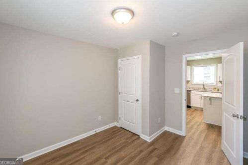 1864 Center Ave, Atlanta GA  30344-4656 exterior