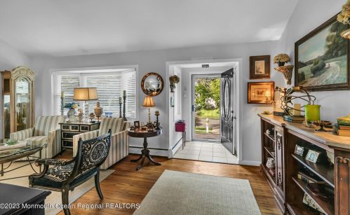 37 Walnut Ave, Tinton Falls NJ 07701-6132 exterior