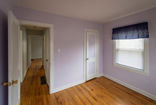 1069 Wolf Rd, Des Plaines, IL 60016-1181