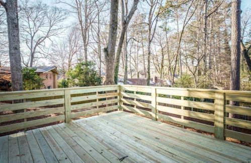 2462 Echo Dr, Atlanta GA  30345-3527 exterior