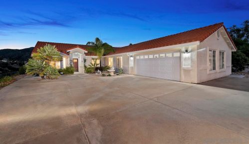 16301 Wikiup Rd, Ramona, CA 92065-4641