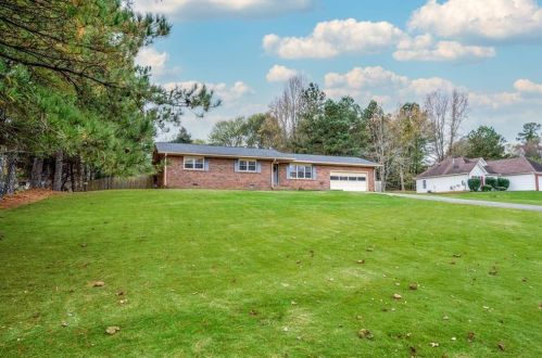 2567 Twin Oaks Dr, Marietta, GA 30064-2531