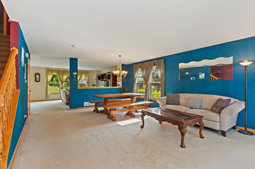 313 Century Dr, Pingree Grove IL  60140-4013 exterior