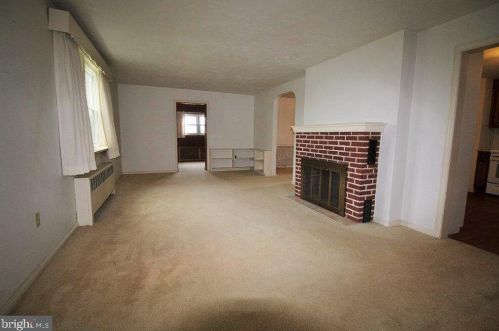 2025 Jarvis Rd, Lancaster PA  17601-6009 exterior